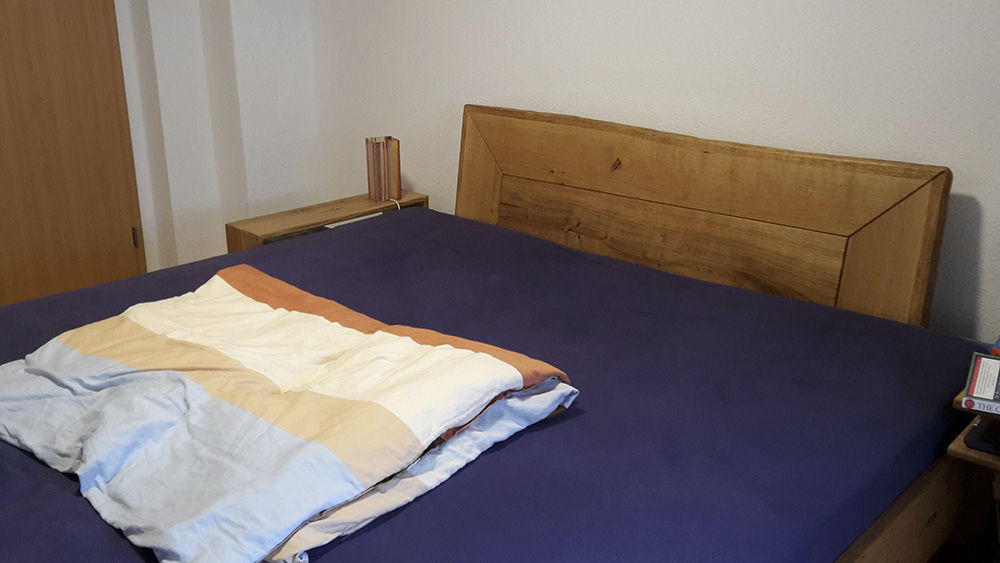 Eiche-Bett mit Kopfteil