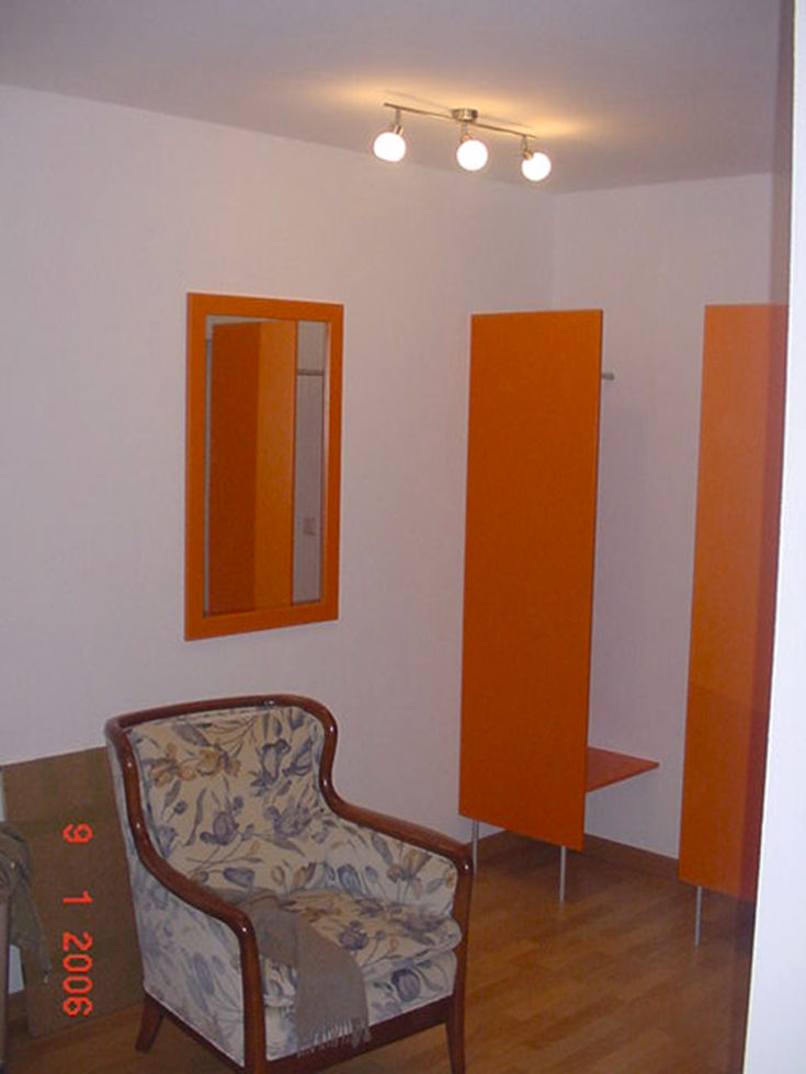 Orange Flurgarderobe