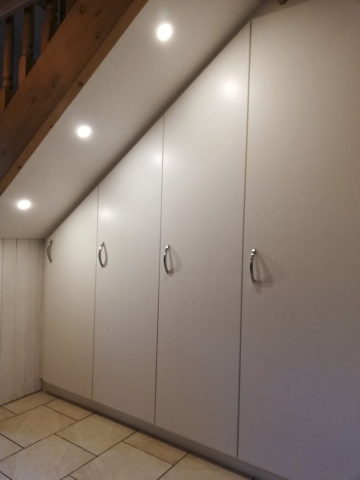 Dachschrägen-Schrank